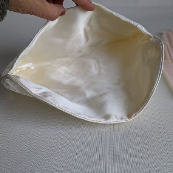 Left/Right Plastic Gloves Keeper & Case Set Cream Bag Envelope Style - Picture 5 of 9